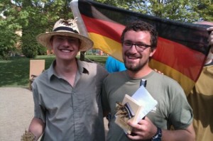 Glücklich mit Piratenschiff: Fabian Böttcher und Benjamin Müller